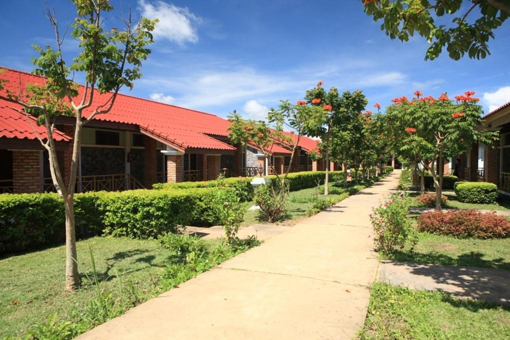 Vansana Plain Of Jars Hotel Muang Phonsavan Exterior photo