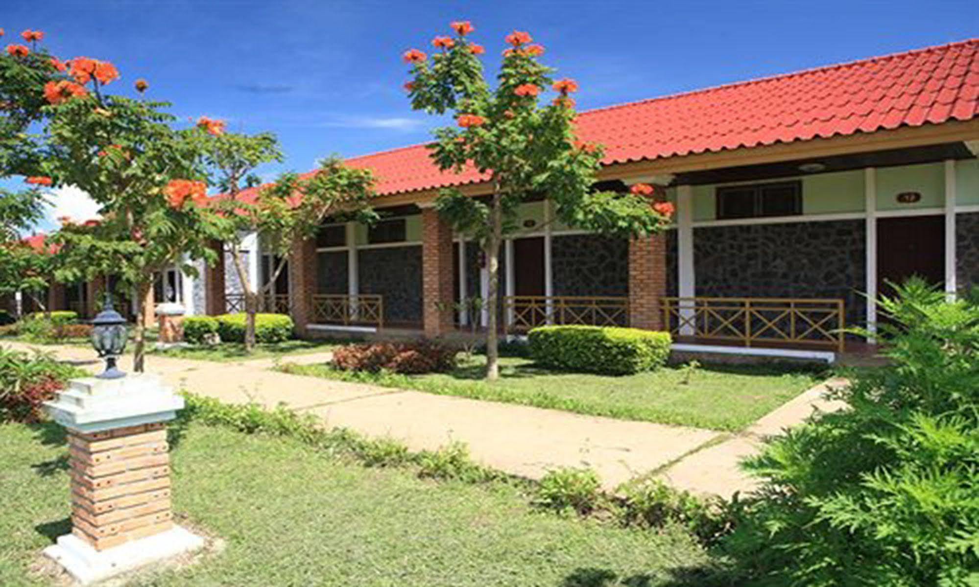 Vansana Plain Of Jars Hotel Muang Phonsavan Exterior photo