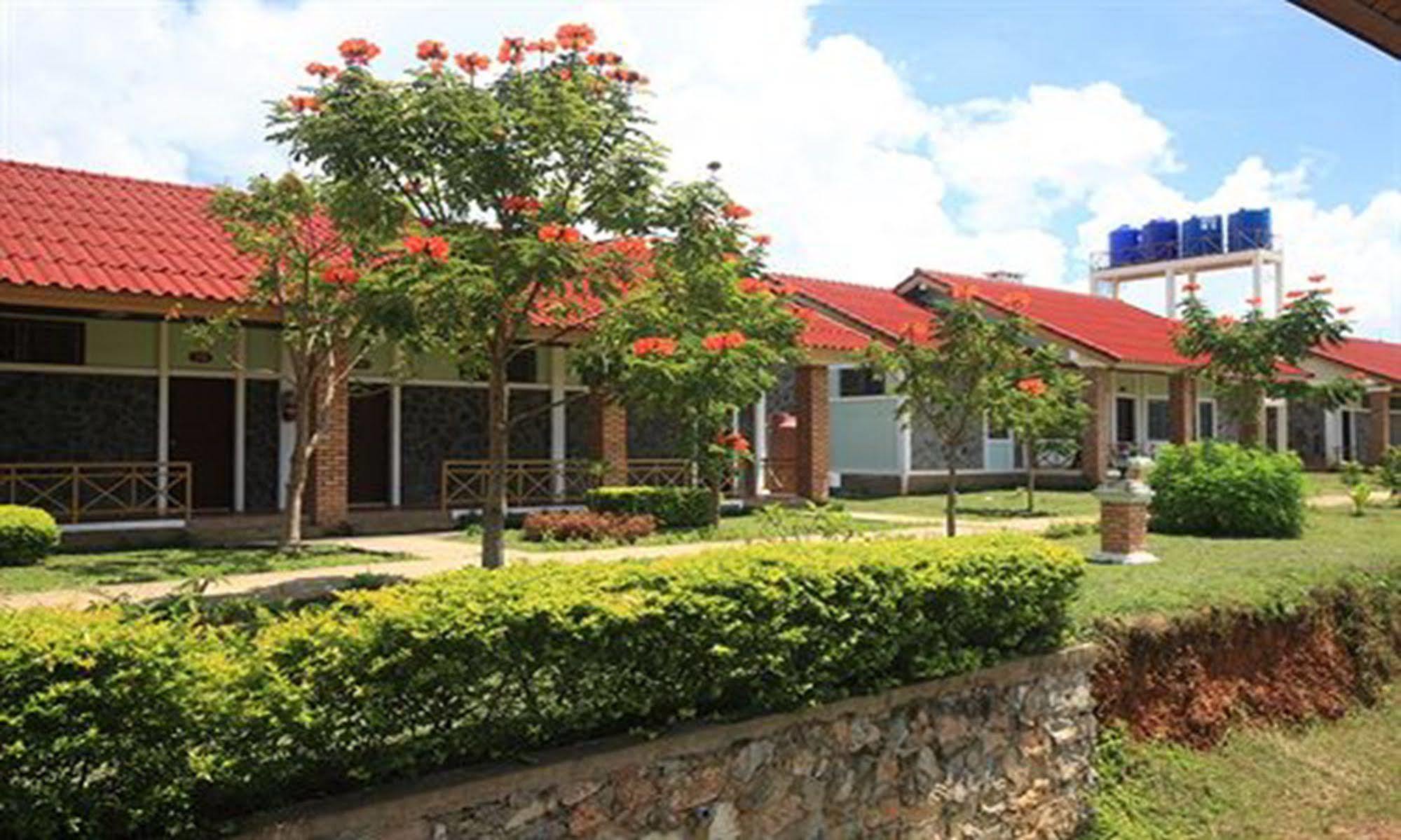 Vansana Plain Of Jars Hotel Muang Phonsavan Exterior photo